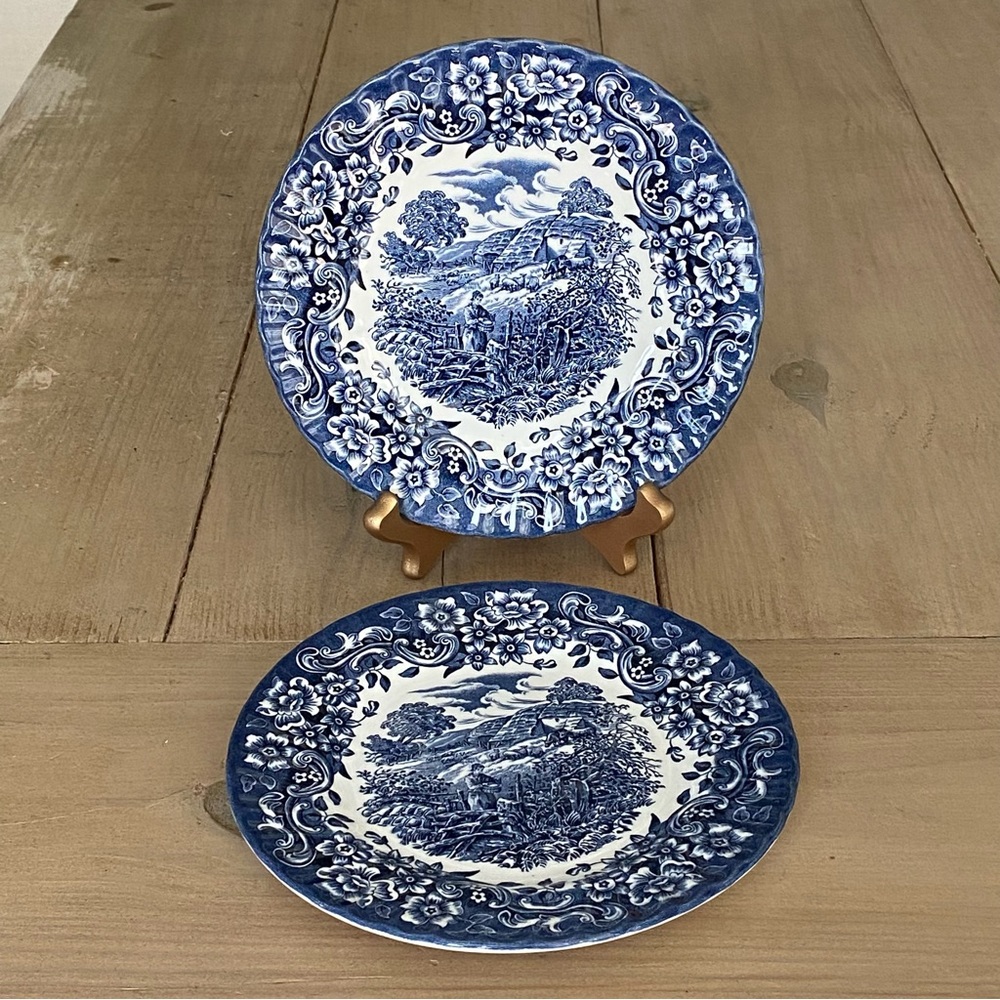 Set of 2 "17th Century England" RED RIVER Plates